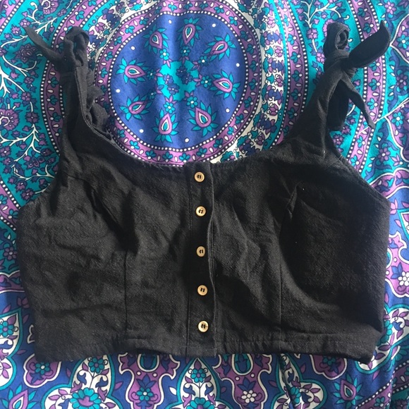 Black Cropped Tank Top - Picture 2 of 3